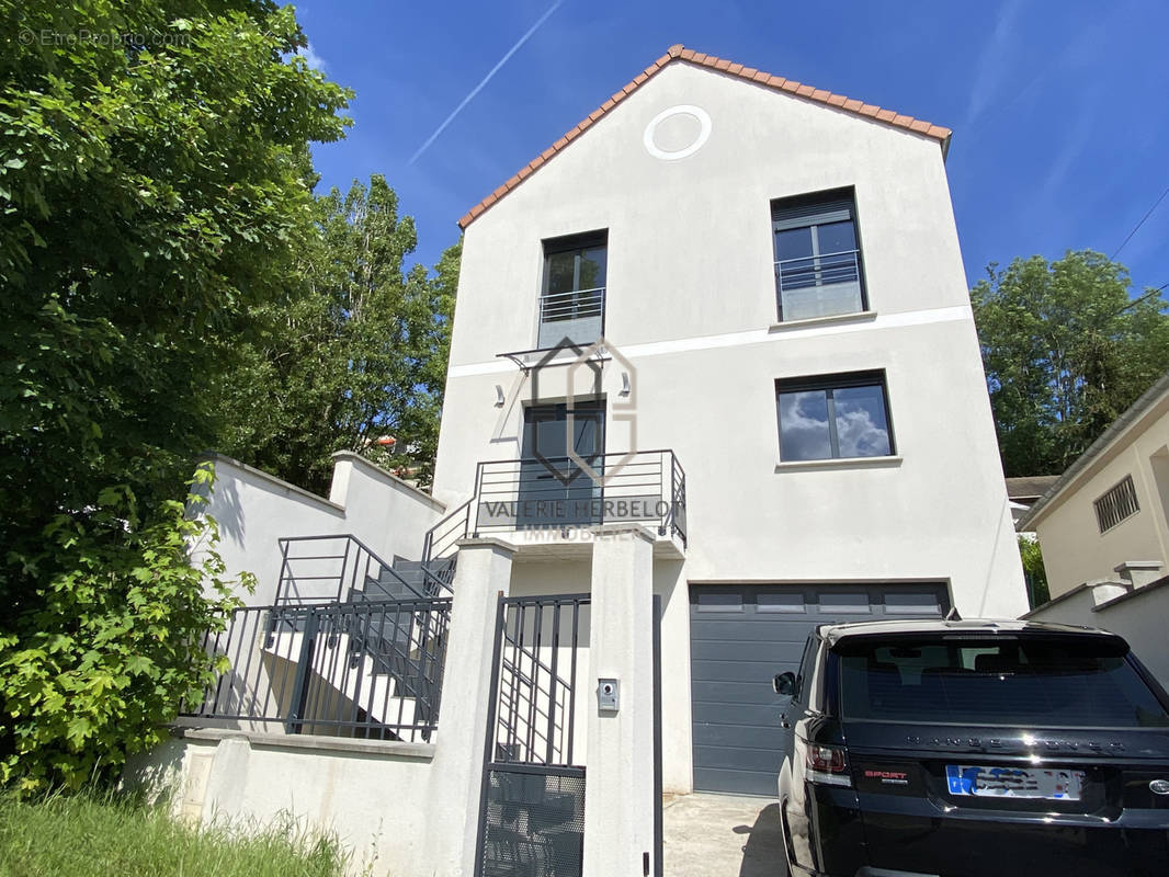 Maison à CHENNEVIERES-SUR-MARNE