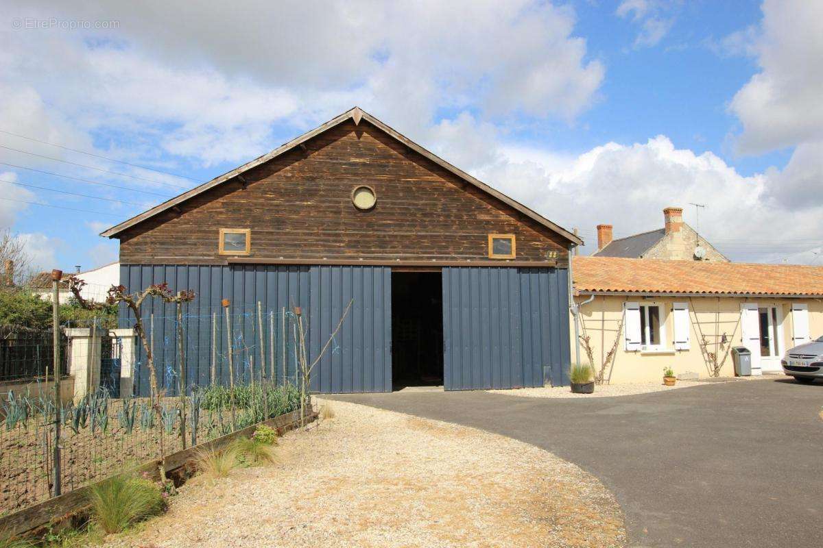 Maison à MONTREUIL-BELLAY