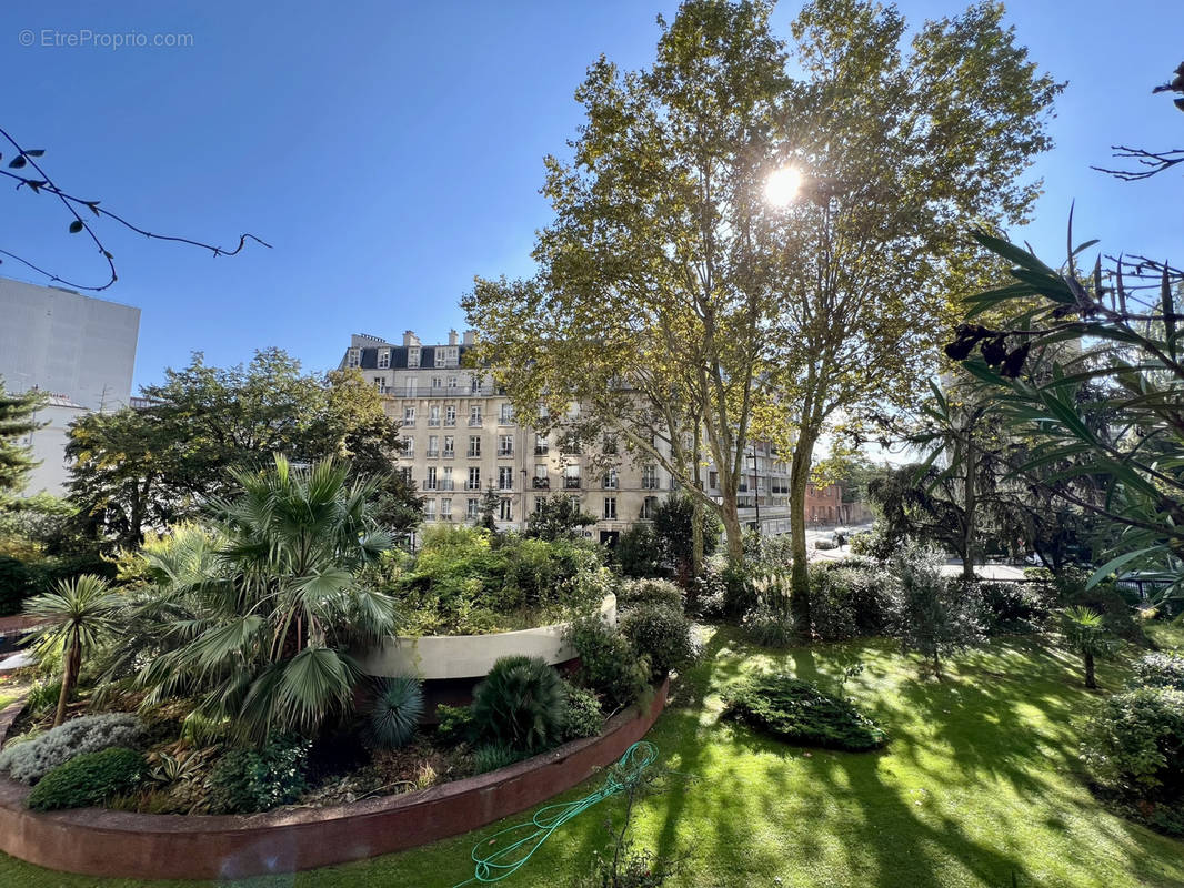 Appartement à PARIS-14E