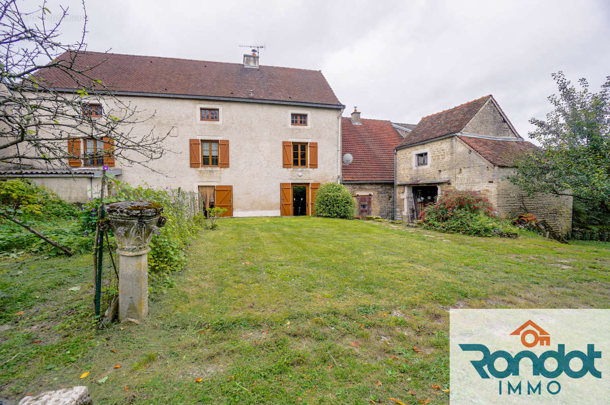 Maison à GRANCEY-LE-CHATEAU-NEUVELLE