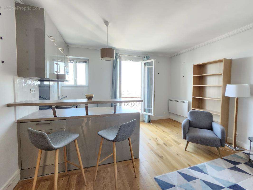 Appartement à PARIS-18E