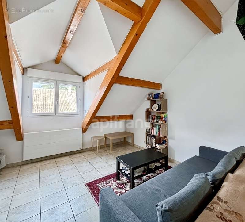 Appartement à SAINT-GENIS-POUILLY