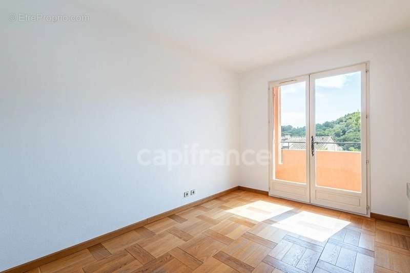 Appartement à MOUGINS