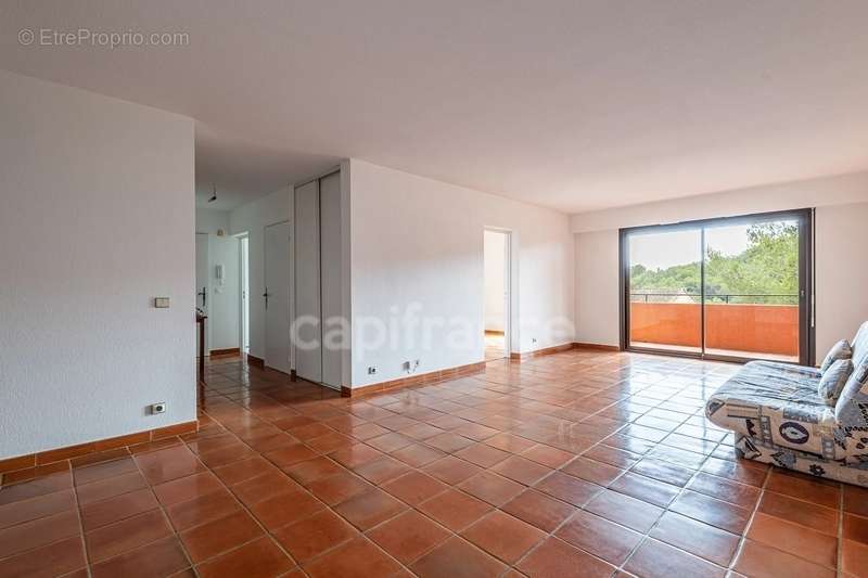 Appartement à MOUGINS