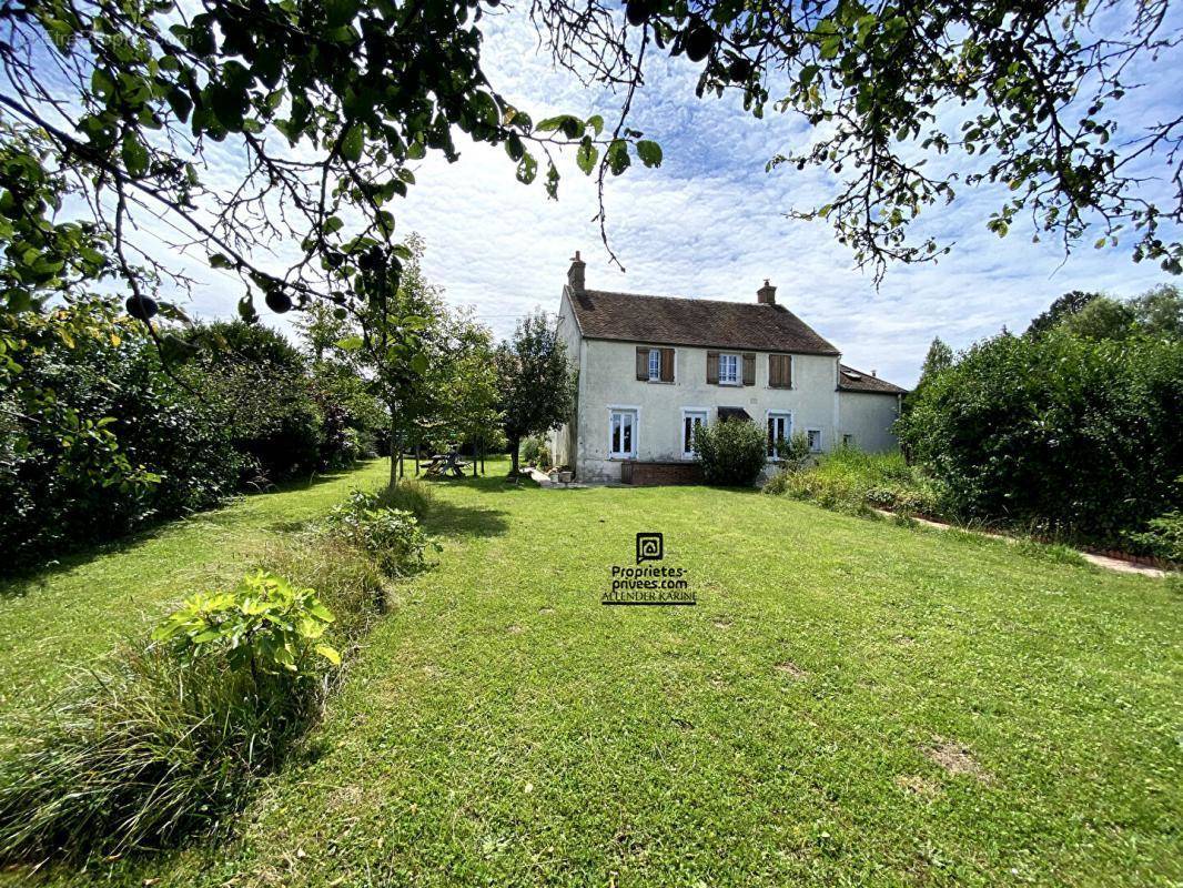 Maison à VILLENEUVE-LA-GUYARD