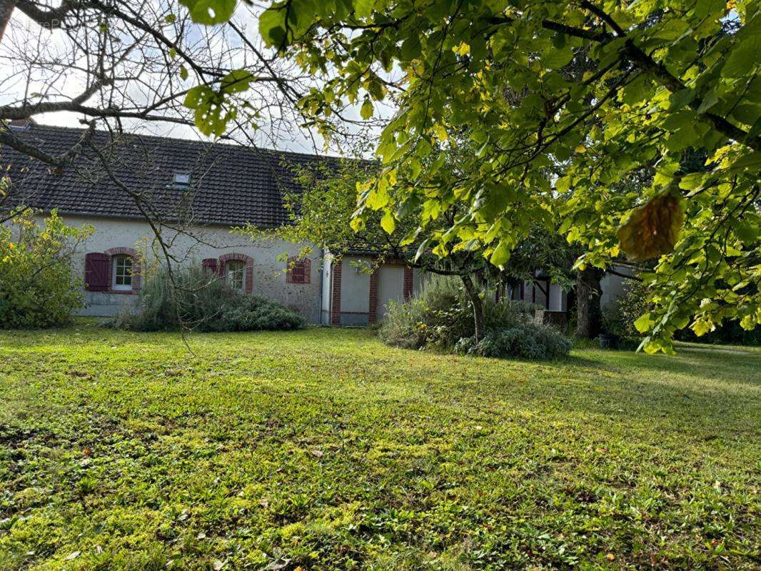 Maison à LA CHAPELLE-D&#039;ALIGNE