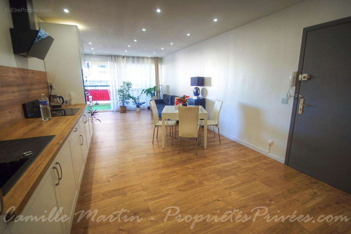 Appartement à MANDELIEU-LA-NAPOULE