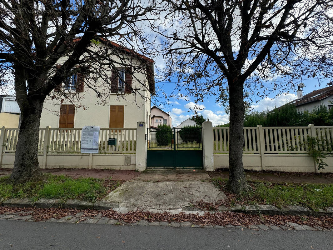 Maison à SAINT-MAUR-DES-FOSSES