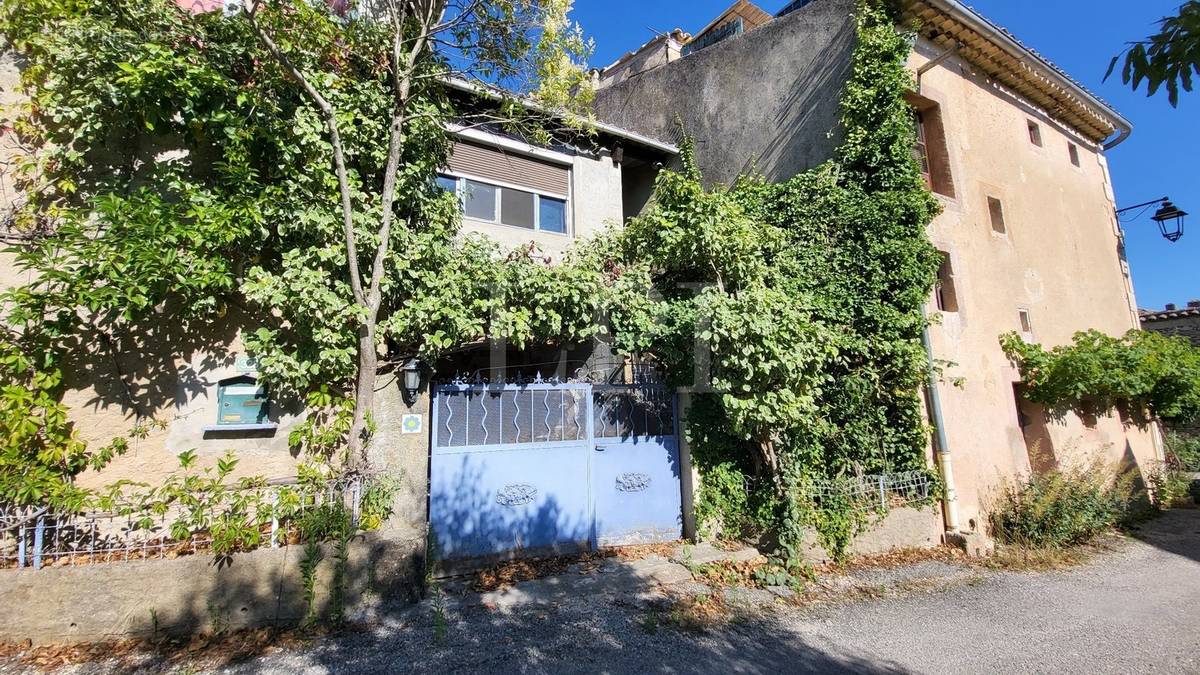 Maison à SAINT-SATURNIN-LES-APT