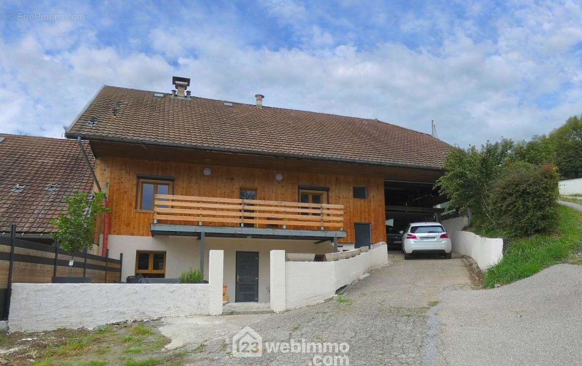 En exclusivité, découvrez cette ferme de 173m² entièrement rénovée. - Maison à UGINE