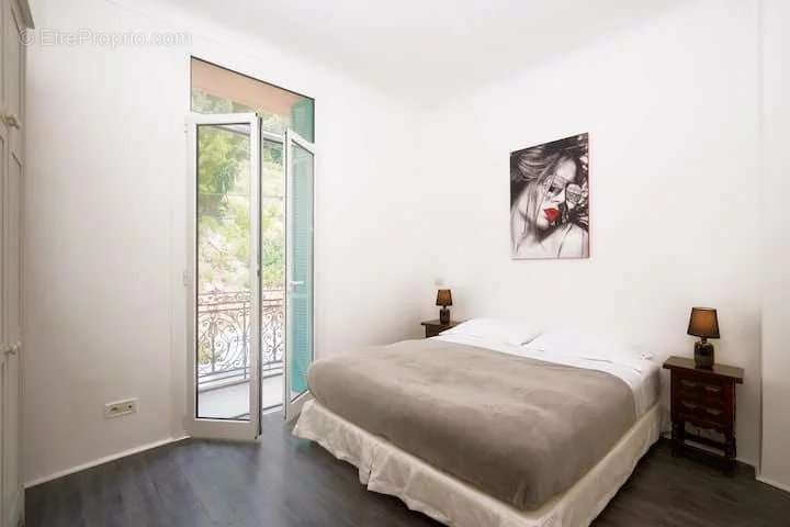 Appartement à ROQUEBRUNE-CAP-MARTIN