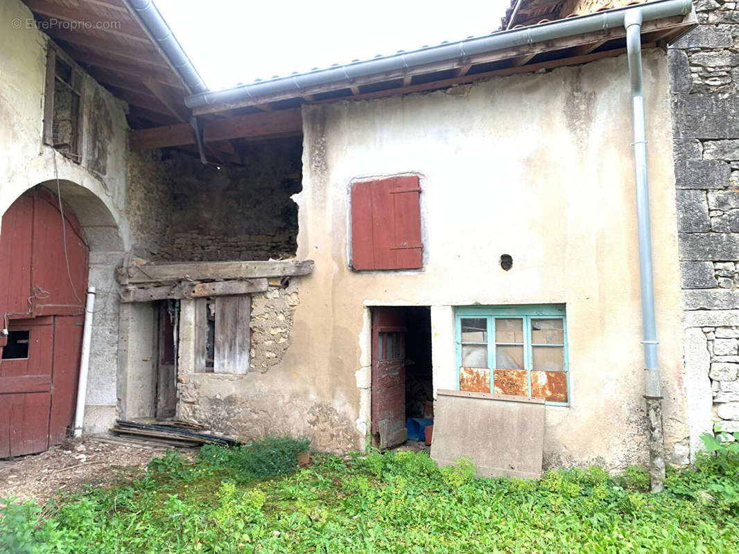 Maison à SIMANDRE-SUR-SURAN