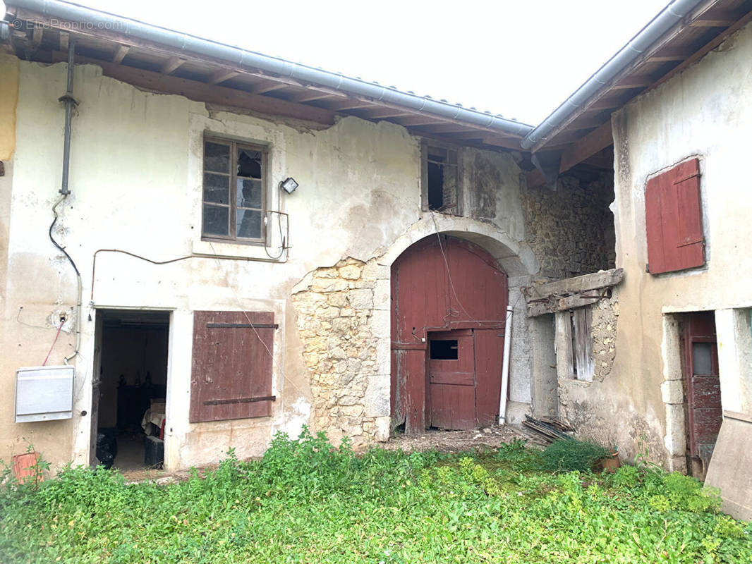 Maison à SIMANDRE-SUR-SURAN