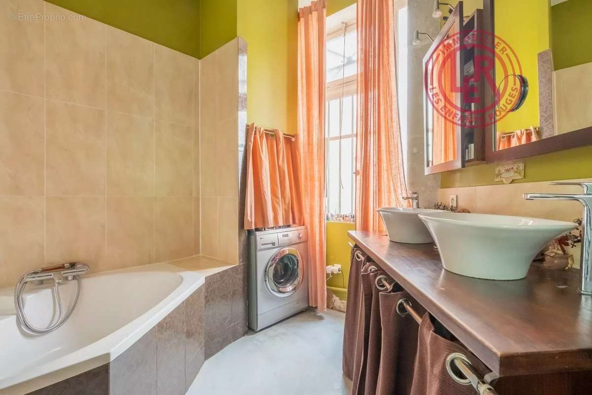 Appartement à PARIS-11E