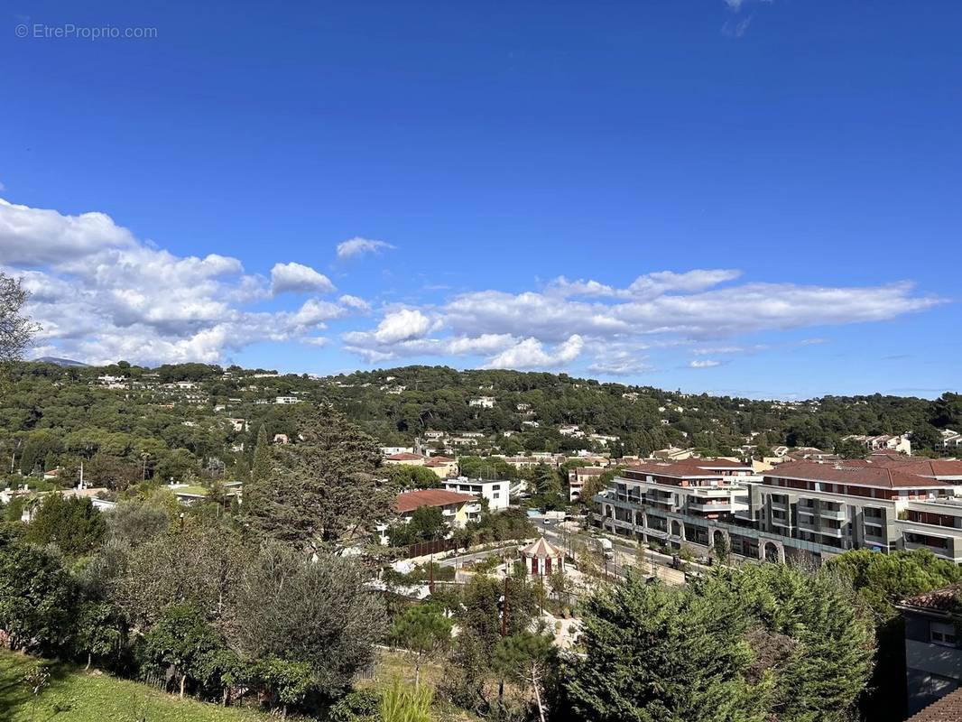 Appartement à MOUGINS