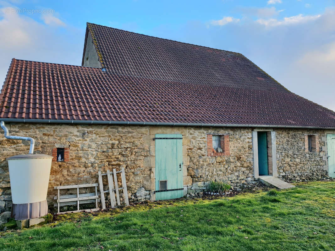 Maison à Thevet Saint Julien, vue du jardin - Maison à THEVET-SAINT-JULIEN