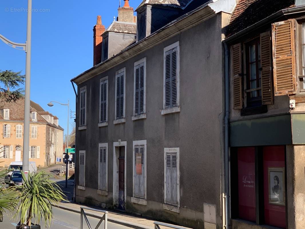 Maison à rénover, La Châtre, vue de la rue - Maison à LA CHATRE