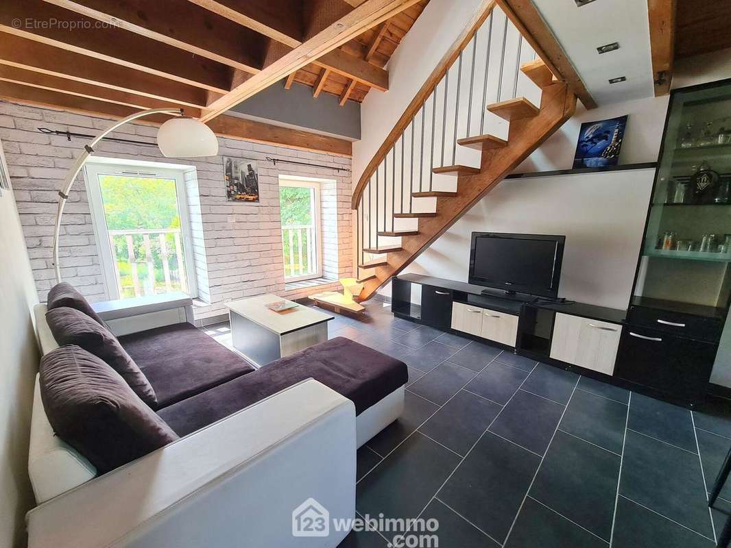 Venez découvrir ce superbe duplex de 40 m². - Appartement à MILLY-LA-FORET