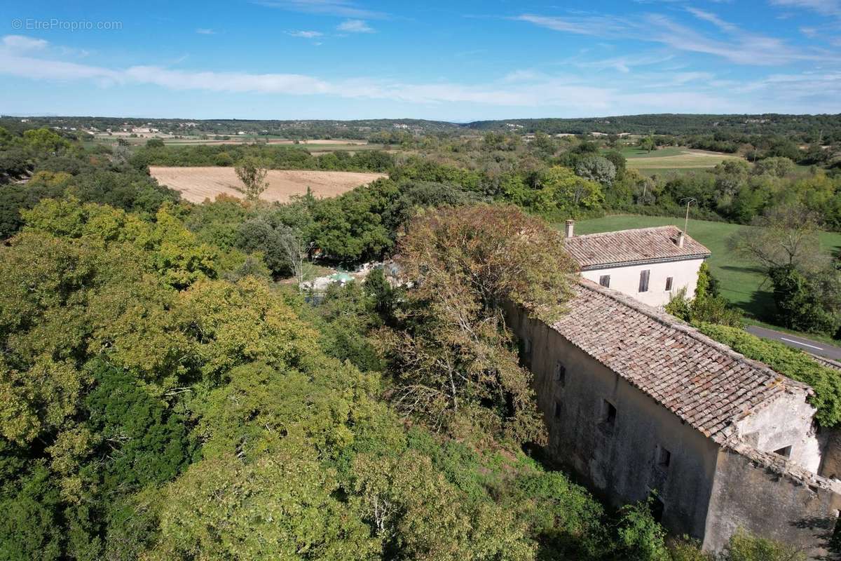 Maison à LUSSAN