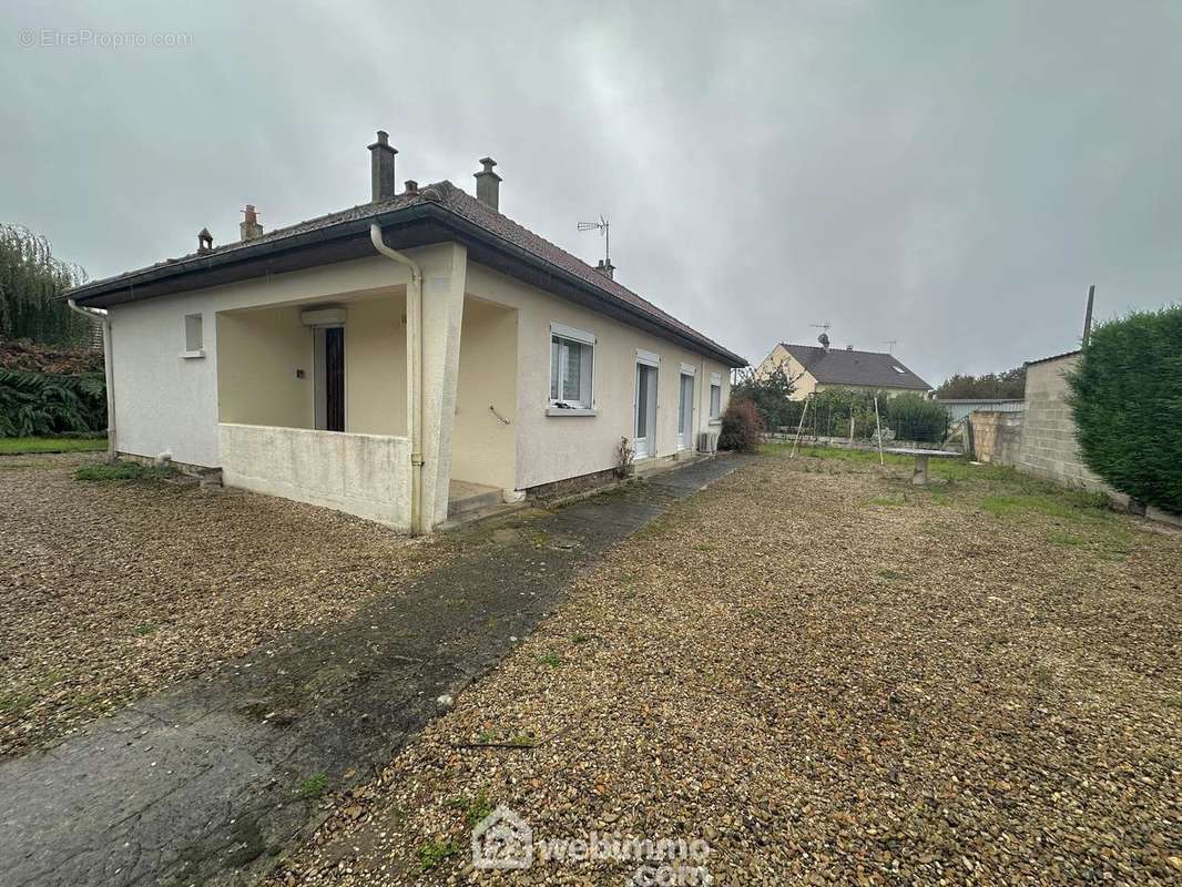 Situé dans un bourg tous commerces - Maison à LIESSE-NOTRE-DAME