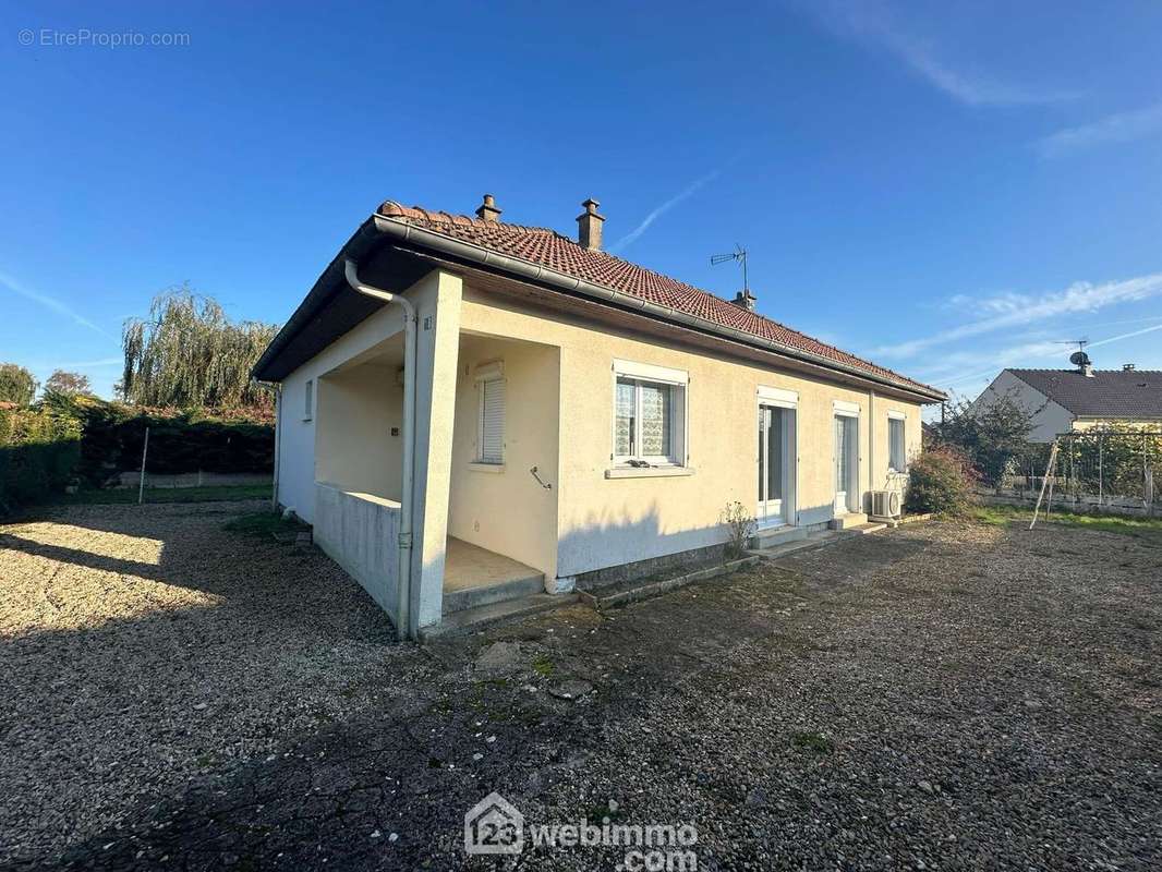 Situé dans un bourg tous commerces - Maison à LIESSE-NOTRE-DAME