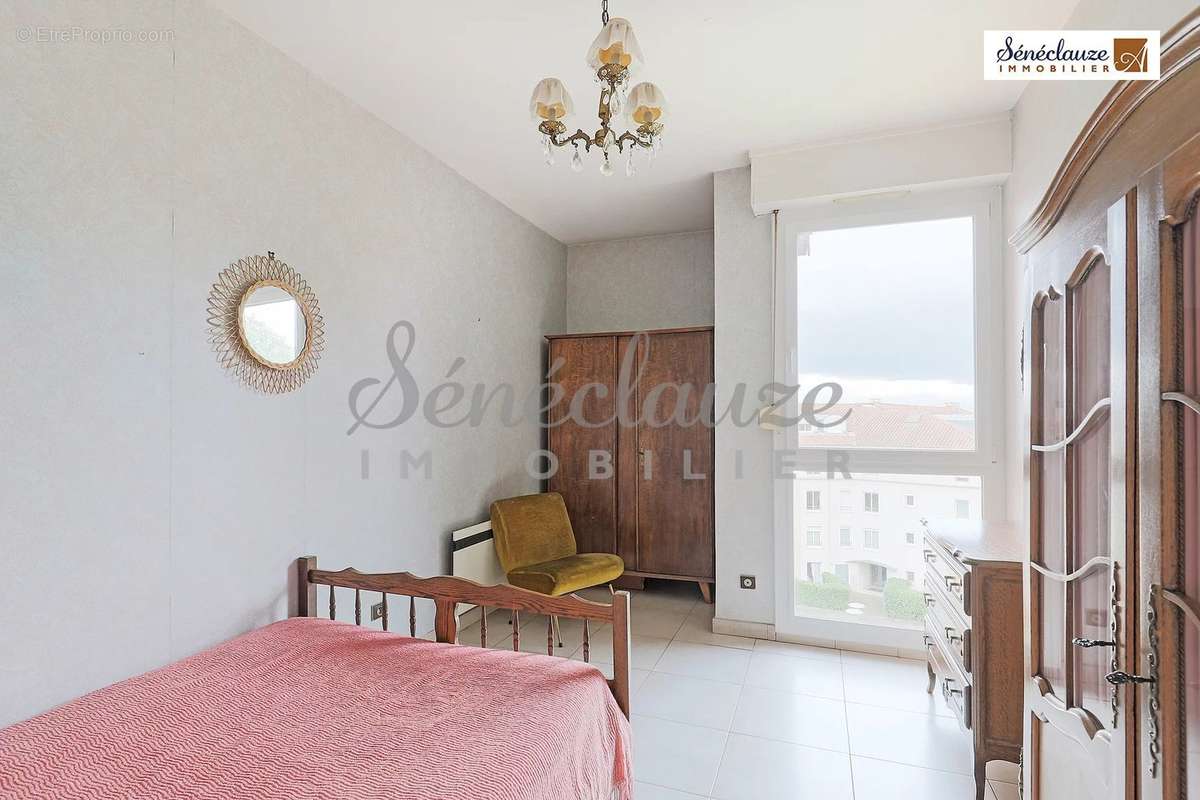 Appartement à SAINT-GENIS-LAVAL