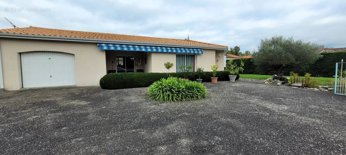 Maison à LA LANDE-DE-FRONSAC