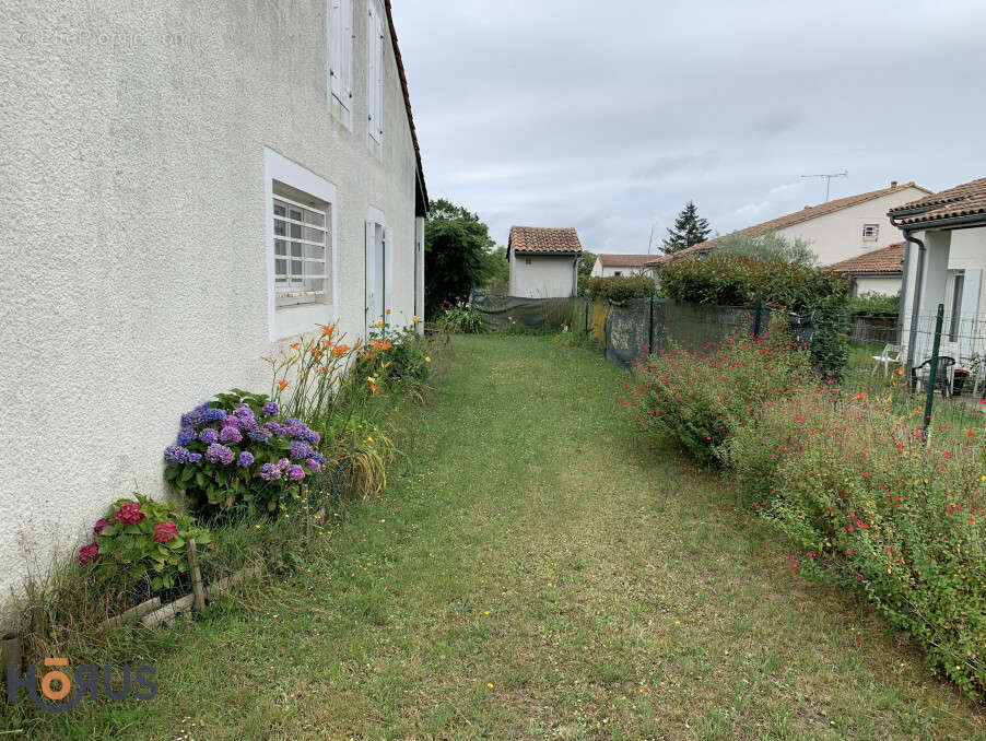 Maison à SAINT-CIERS-SUR-GIRONDE