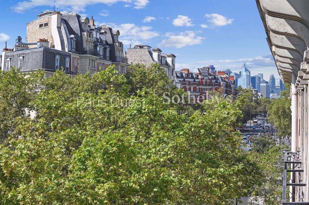 Appartement à PARIS-17E