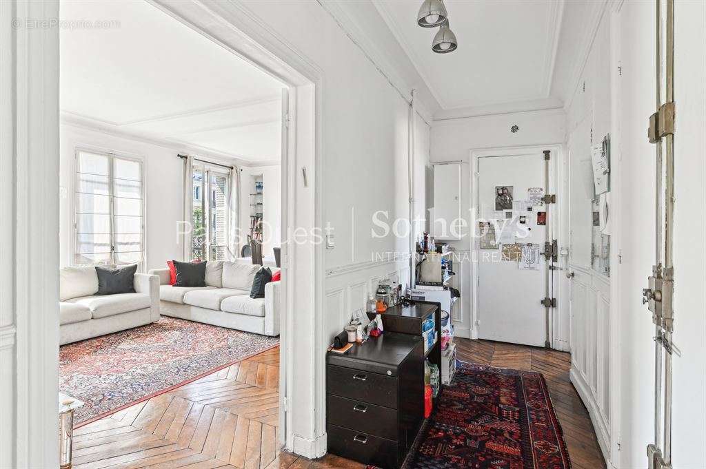 Appartement à PARIS-17E