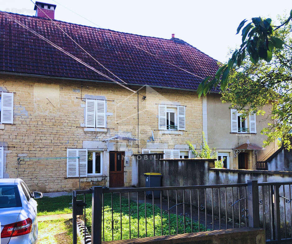 Appartement à SANCEY-LE-GRAND