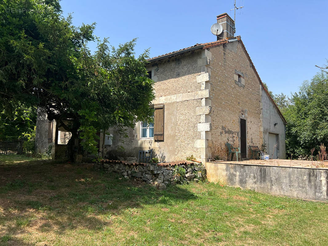 Maison à CHARROUX