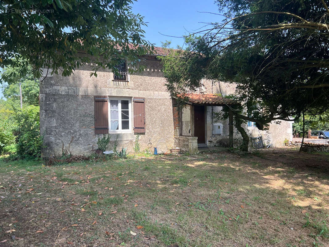 Maison à CHARROUX