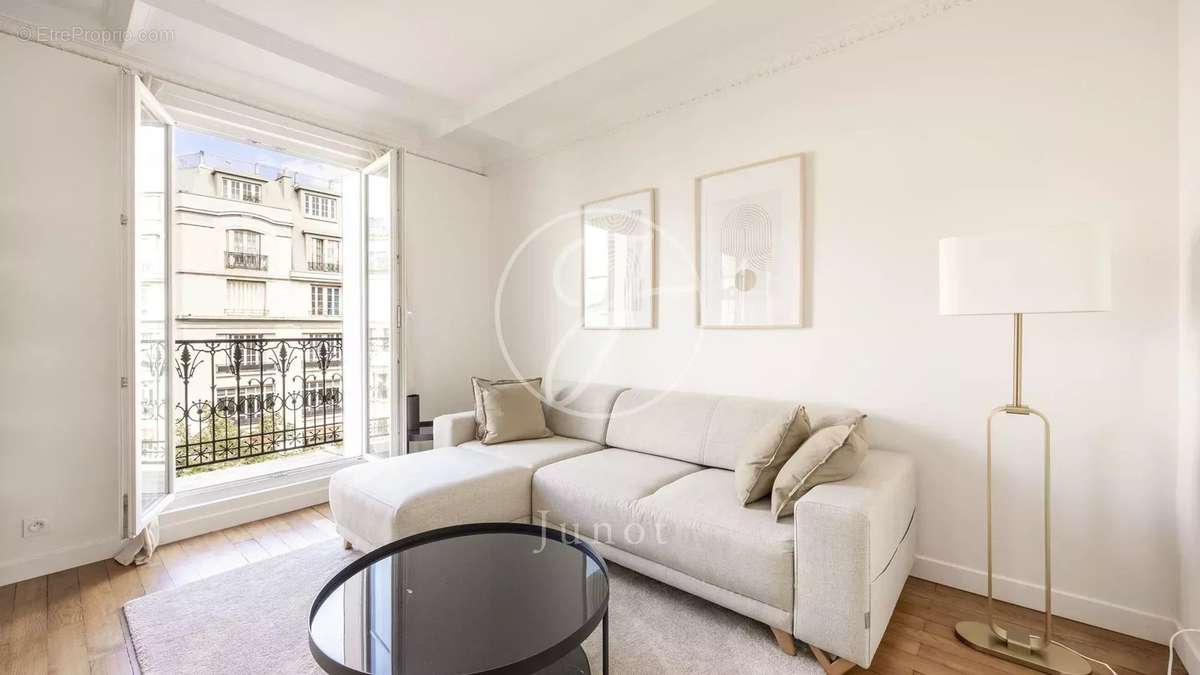 Appartement à PARIS-11E