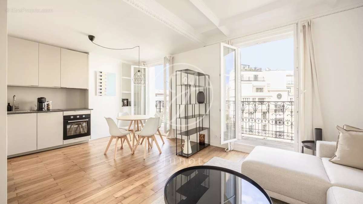 Appartement à PARIS-11E