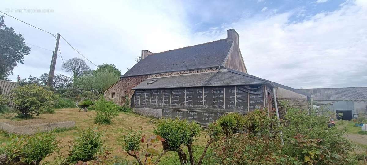 Maison à CARHAIX-PLOUGUER