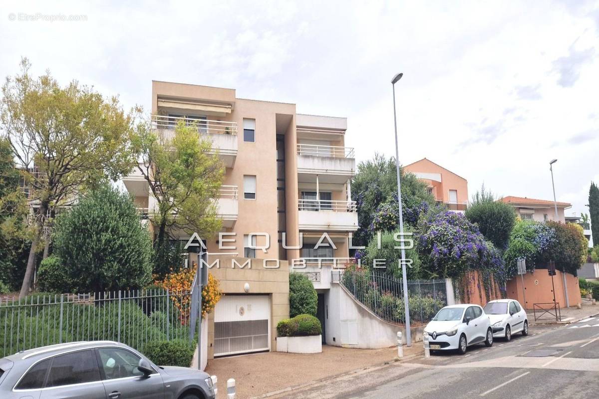 Appartement à SAINT-LAURENT-DU-VAR