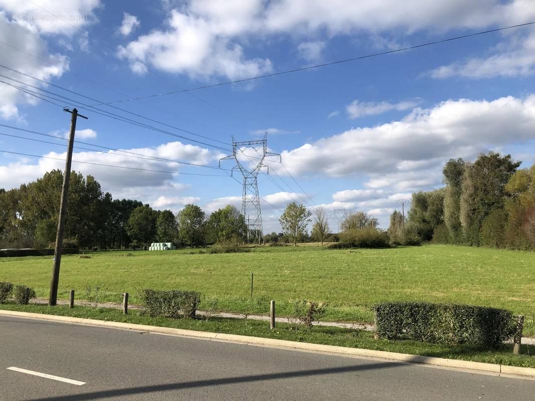 Terrain à AIRE-SUR-LA-LYS