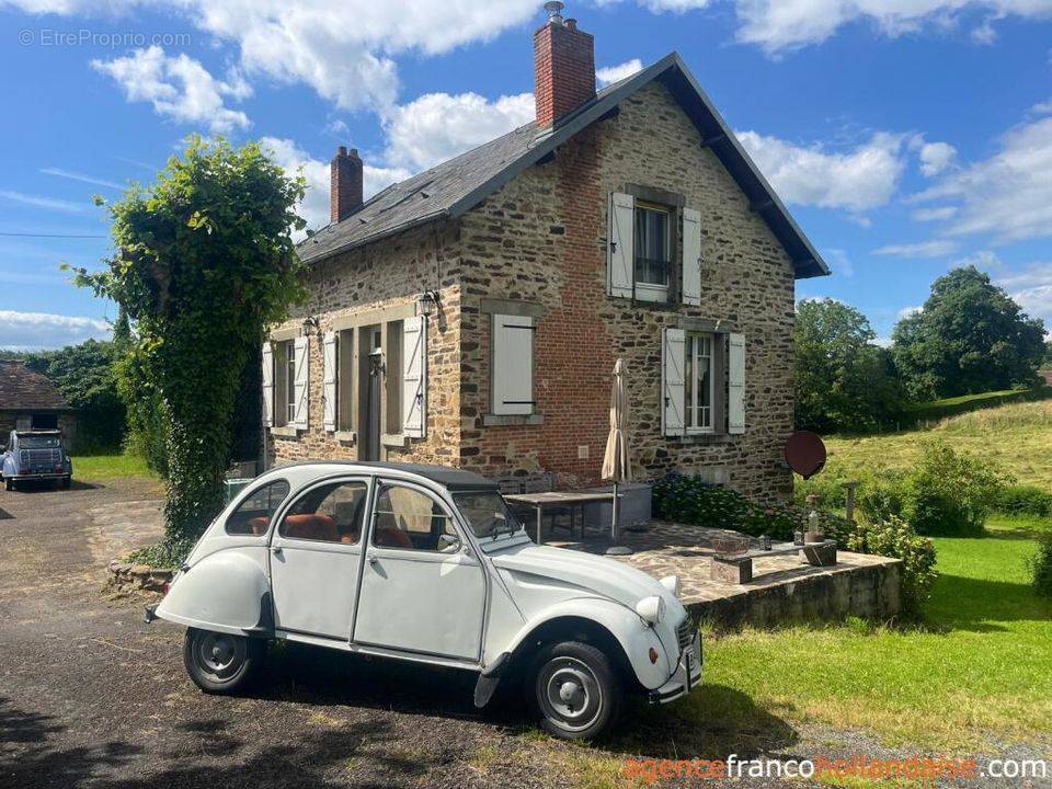 Maison à SAINT-YRIEIX-LA-PERCHE