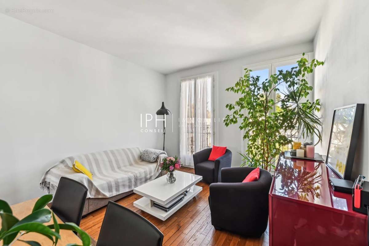 Appartement à NEUILLY-SUR-SEINE