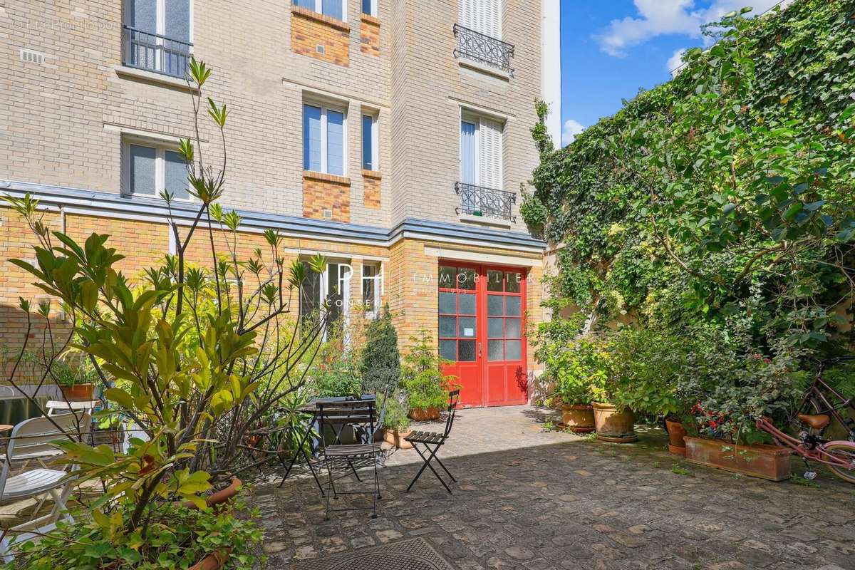 Appartement à NEUILLY-SUR-SEINE