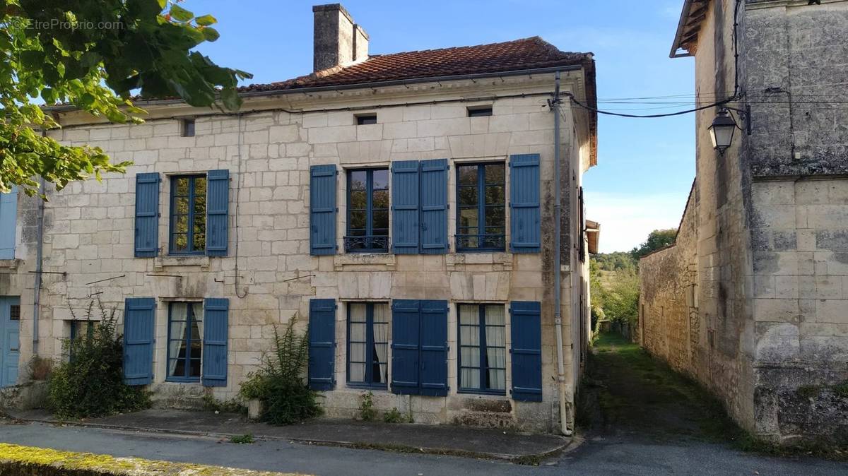 Maison à VERTEILLAC