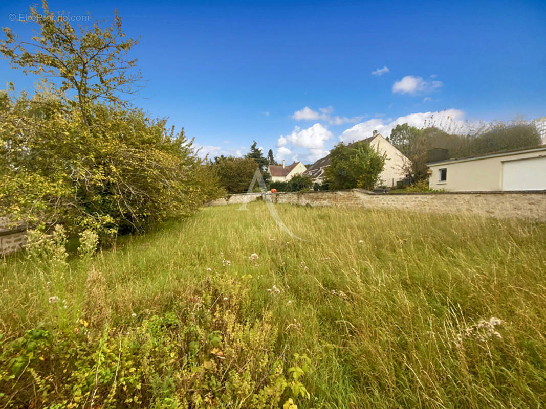 Terrain à VAUREAL