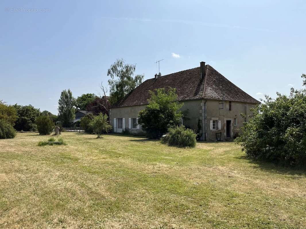 Maison à LA TRIMOUILLE