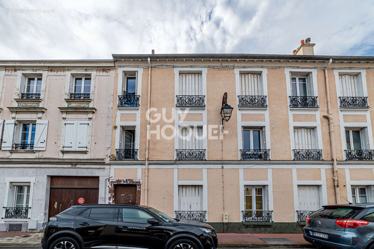 Appartement à GENNEVILLIERS