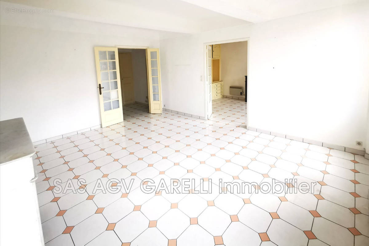 Appartement à HYERES