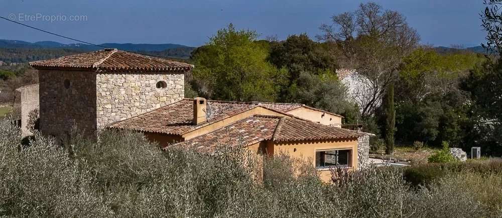 Maison à COTIGNAC