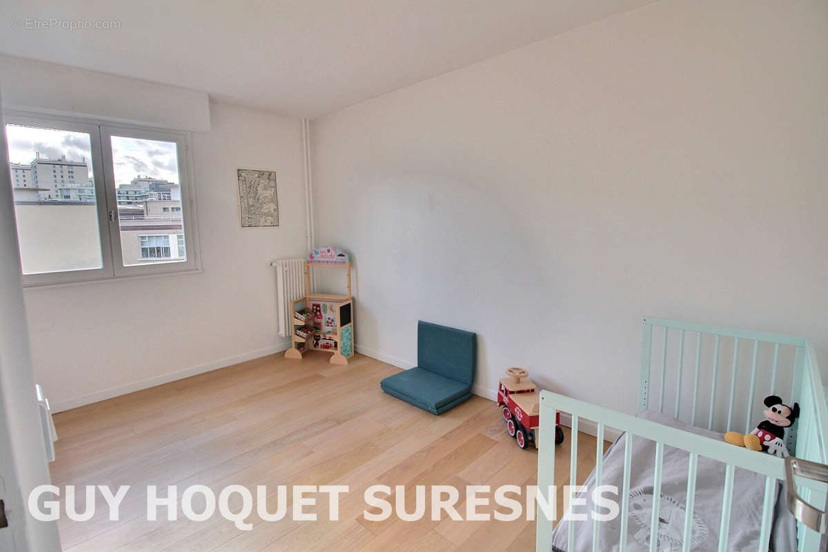 Appartement à SURESNES