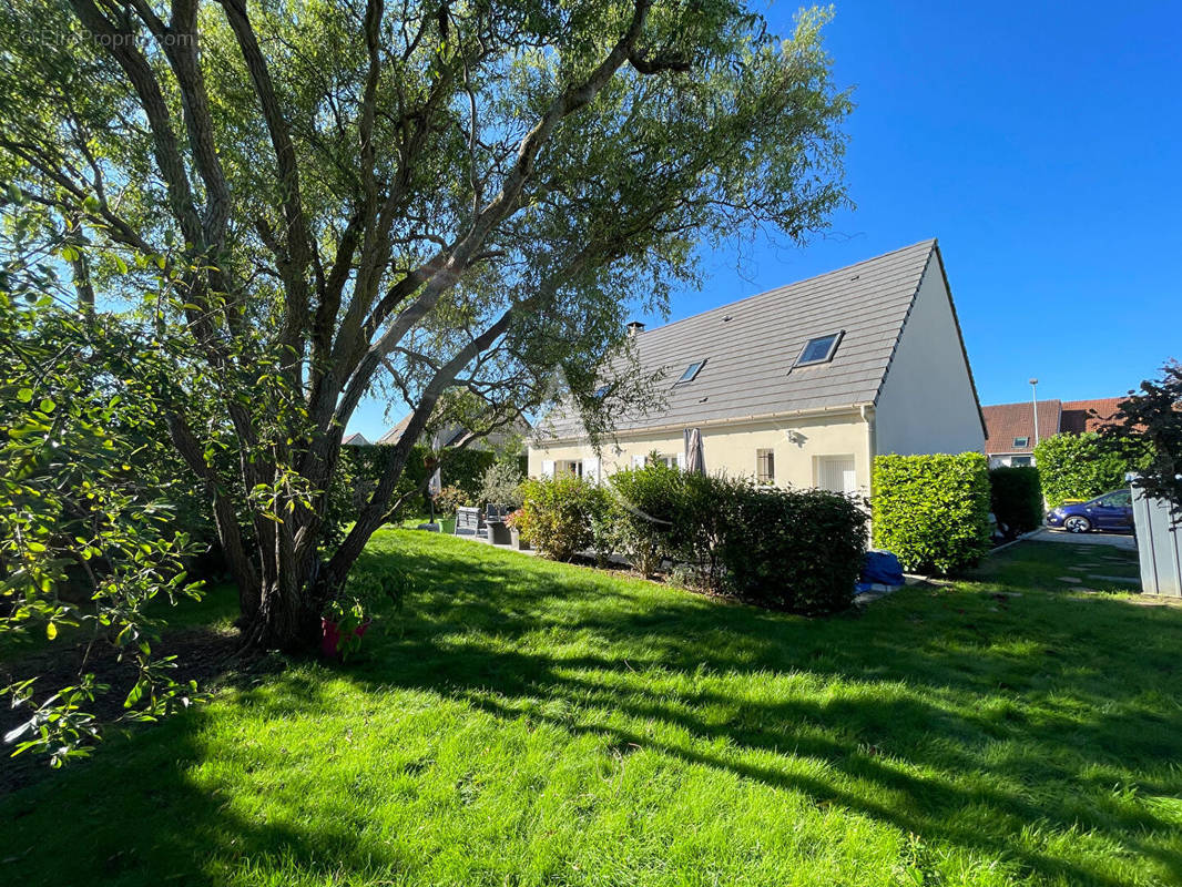 Maison à CHEVRY-COSSIGNY