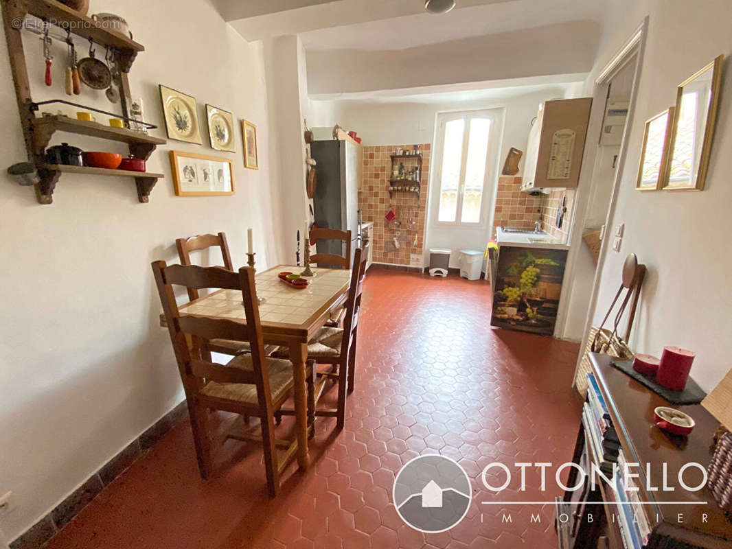 Appartement à ROQUEBRUNE-SUR-ARGENS